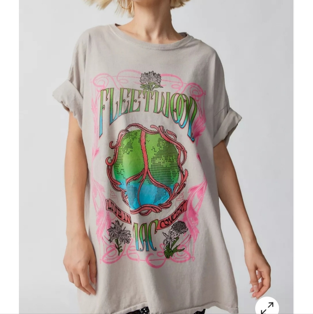 Urban outfitters oversized Fleetwood mac tshirt
